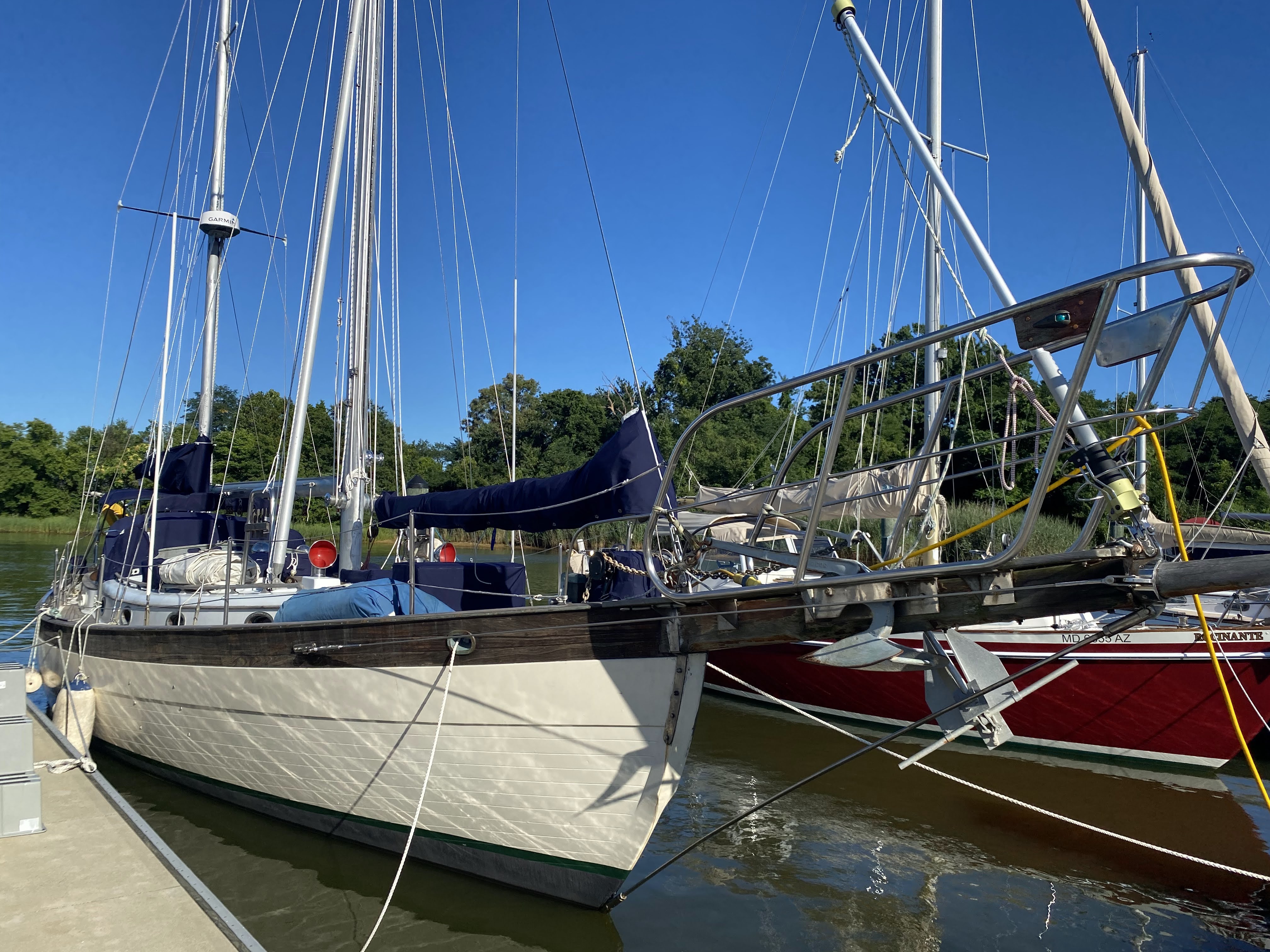 Hans Christian 43 classic teak saloon interior